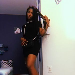 Meet your Posher, Janyia